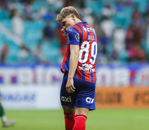 Imagem do post Entrou e foi expulso: Dell pede desculpas após vermelho com oito minutos em campo