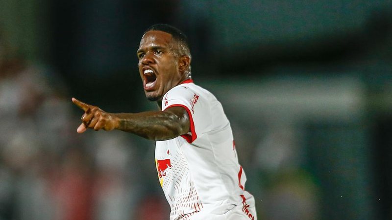 Zagueiro do Bragantino gera polêmica com fala machista após eliminação no Paulistão