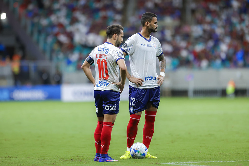 Bahia vence no tempo normal, mas perde nos pênaltis e dá adeus à Libertadores 2026