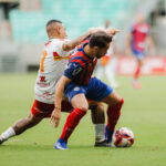 Na tentativa de redenção, Bahia vence, leva sustos e garante vaga na final