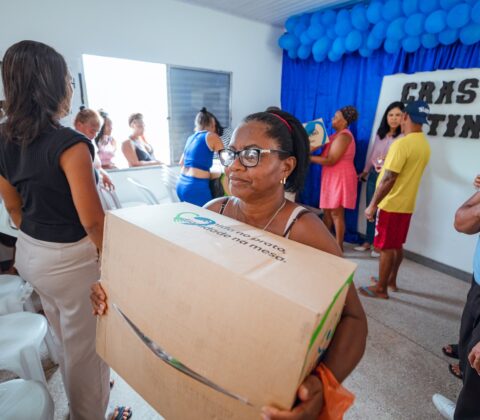 Imagem do post Débora Regis beneficia 600 famílias com programa Alimenta Lauro e anuncia novo programa habitacional