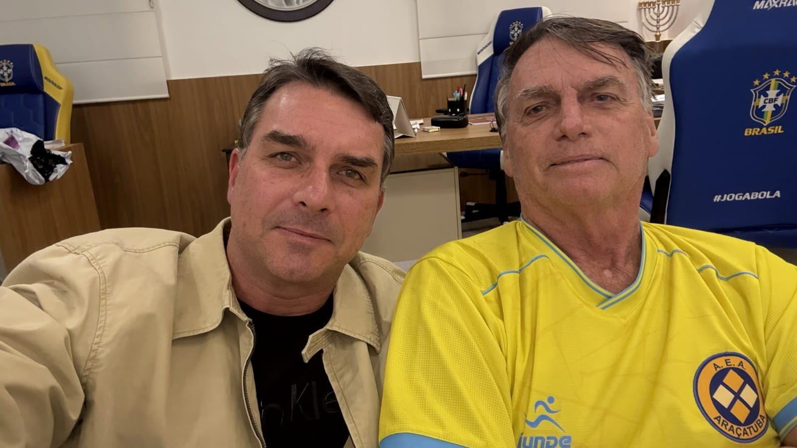 Em pleno Carnaval, Flávio Bolsonaro lança samba com IA contra Lula e provoca embate na Sapucaí