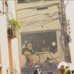 Prédio incendiado no Stiep é evacuado; ocorrência deixa 12 vítimas