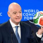 Presidente da FIFA avalia revogar suspensão da Rússia no futebol internacional