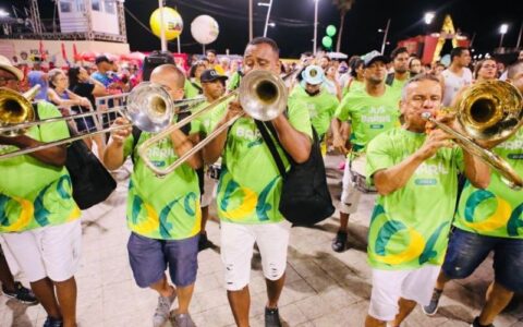 Imagem do post Habeas Copos encerra pré-Carnaval de Salvador com desfile de fanfarras na Barra