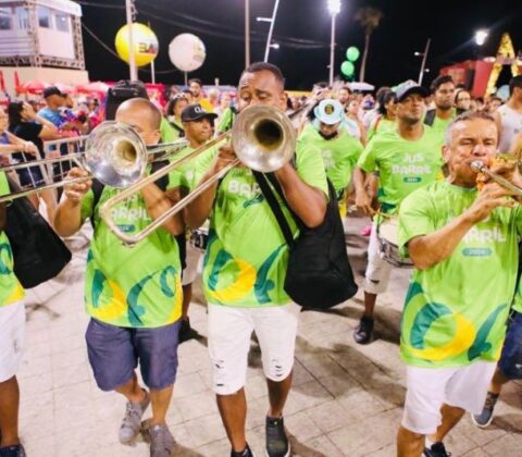 Imagem do post Habeas Copos encerra pré-Carnaval de Salvador com desfile de fanfarras na Barra