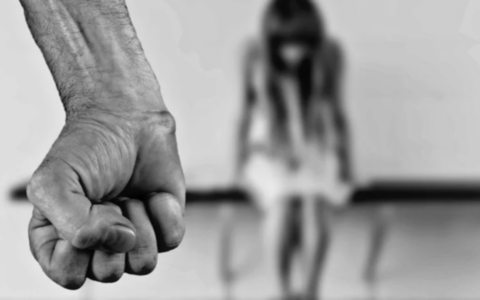 Imagem do post Fim da brecha: Senado aprova lei que proíbe “desculpas” em casos de estupro de vulnerável