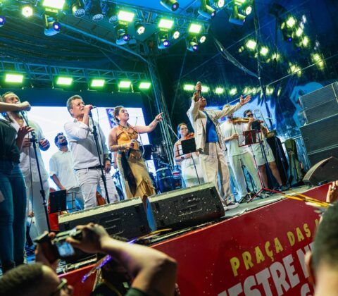 Imagem do post Axé mostra força no último dia do Carnaval do Pelô e emociona público com encontro de gerações