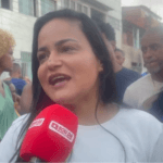 Lauro de Freitas: prefeita anuncia revitalização de praça e campo com grama sintética