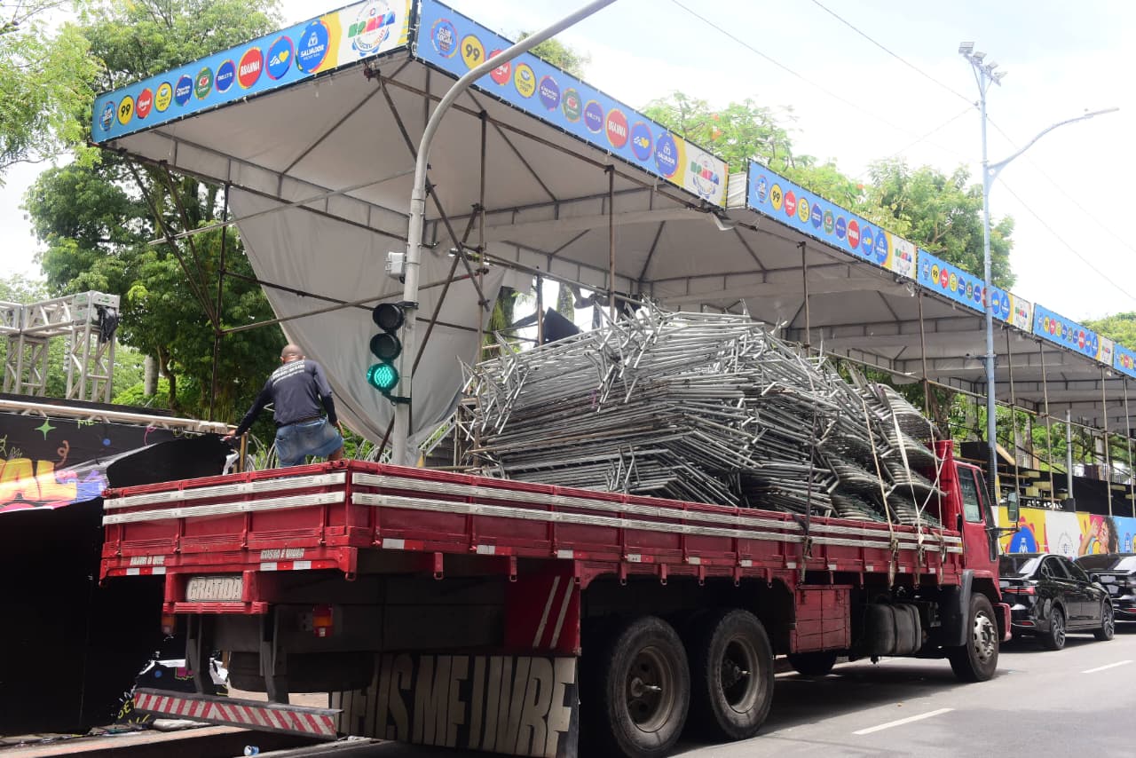 Desmonte do Carnaval começa com prazo definido e fiscalização intensiva em Salvador