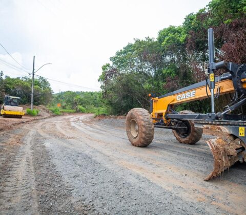 Imagem do post Seinfra atua na limpeza de canais e na manutenção de estradas vicinais do município