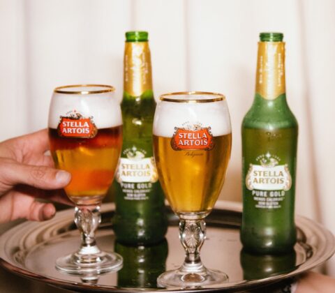 Imagem do post Ambev cresce 17% nas marcas premium no 4T25, responde por 100% da expansão do segmento e consolida liderança em 2025