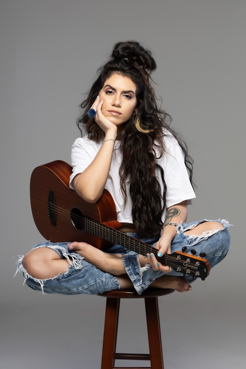 Salvador e Belo Horizonte recebem espetáculo “Amy Reggaehouse” da cantora baiana Clariana