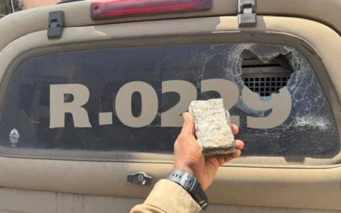 Imagem do post Nordeste de Amaralina: Viatura da PM é apedrejada durante operação