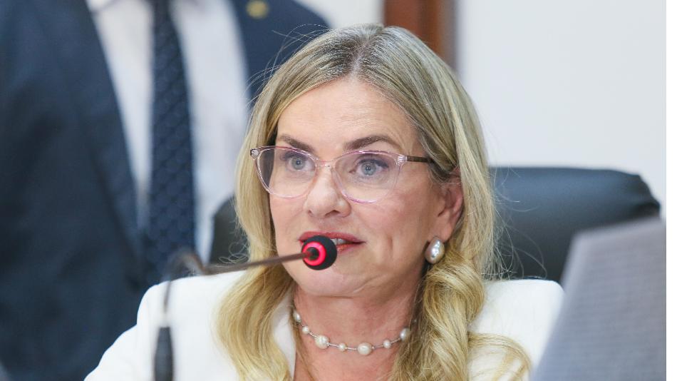 Ivana Bastos destaca pesquisa que pode revolucionar tratamento de lesões na medula