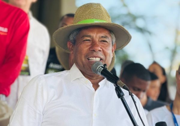 Governador destaca investimentos no desenvolvimento rural durante reabertura da Alba