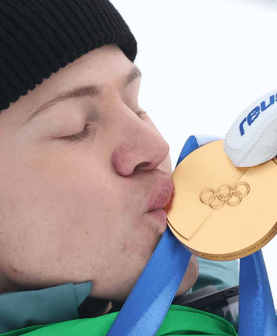 Lucas Pinheiro dá ouro inédito ao Brasil nas Olimpíadas de Inverno