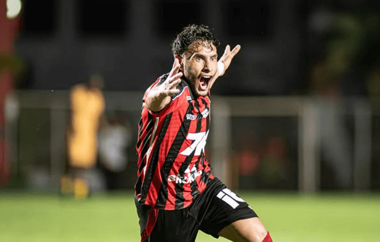 Vitória vence, assume vice-liderança e ganha fôlego no Baianão