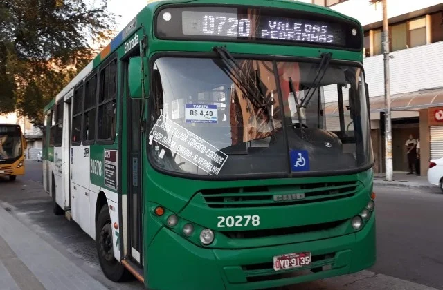 Tiroteio entre PM e traficantes do CV suspende ônibus no Vale das Pedrinhas