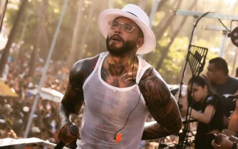 Imagem do post Vídeo: trio de Igor Kannário pega fogo durante show