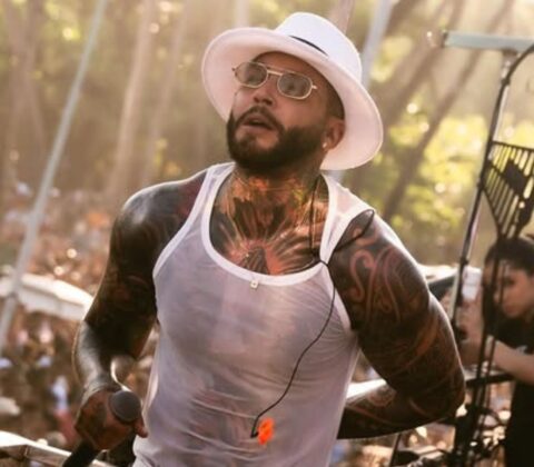 Imagem do post Vídeo: trio de Igor Kannário pega fogo durante show