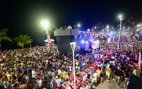 Imagem do post Melhor Segunda-Feira do Mundo leva multidão à Barra e homenageia o samba no pré-Carnaval de Salvador
