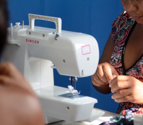 Imagem do post Costureiras impulsionam a economia de Salvador durante o Carnaval