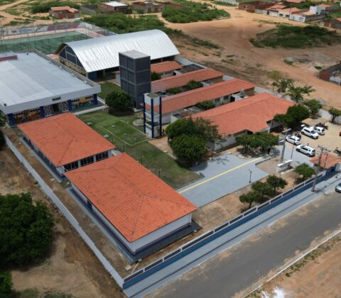 Imagem do post Escola ganha teatro, restaurante e laboratório: nova estrutura muda rotina de 669 alunos no interior da Bahia