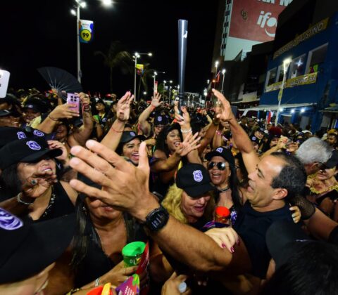Imagem do post Quase 3 milhões nas ruas: Bruno Reis celebra recorde histórico no pré-Carnaval de Salvador