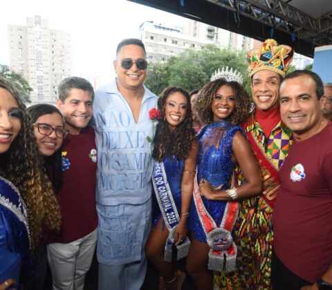 Imagem do post Carnaval de Salvador começa com chave da cidade ao Rei Momo e tributo ao samba