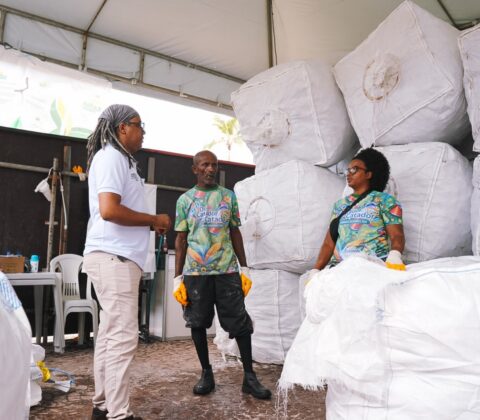 Imagem do post Projeto no Carnaval da Bahia fortalece renda de catadores e recebe investimento milionário