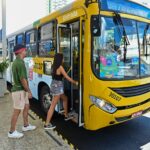 Mais de 60 mil usam transporte gratuito no 1º dia de Carnaval em Salvador