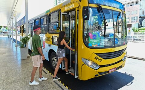 Imagem do post Mais de 60 mil usam transporte gratuito no 1º dia de Carnaval em Salvador