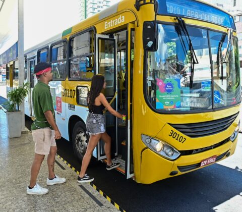 Imagem do post Mais de 60 mil usam transporte gratuito no 1º dia de Carnaval em Salvador