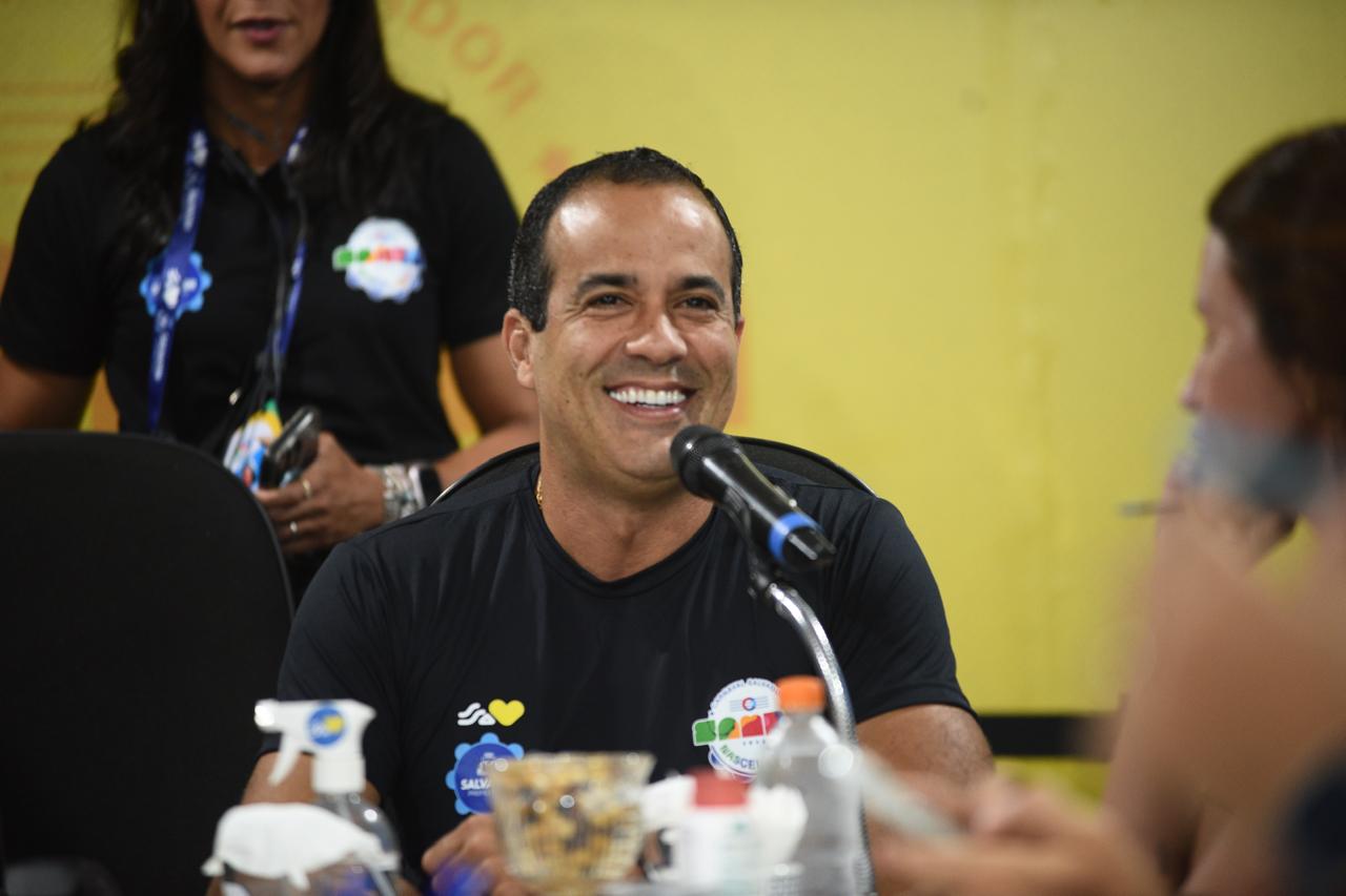 Multidão toma conta do Carnaval: mais de 1,5 milhão de foliões lotam circuitos, diz Bruno Reis