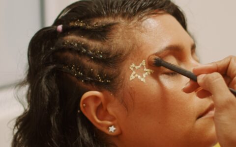 Imagem do post Tenda “Cuidar de Quem Cuida” garante descanso e apoio a mulheres que trabalham no Carnaval