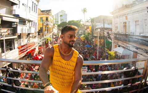 Imagem do post Lincoln Senna desce do trio, chama fã mirim e protagoniza momento emocionante no Campo Grande