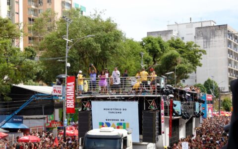 Imagem do post Bahia bate recorde de turistas e movimentação bilionária no Carnaval 2026