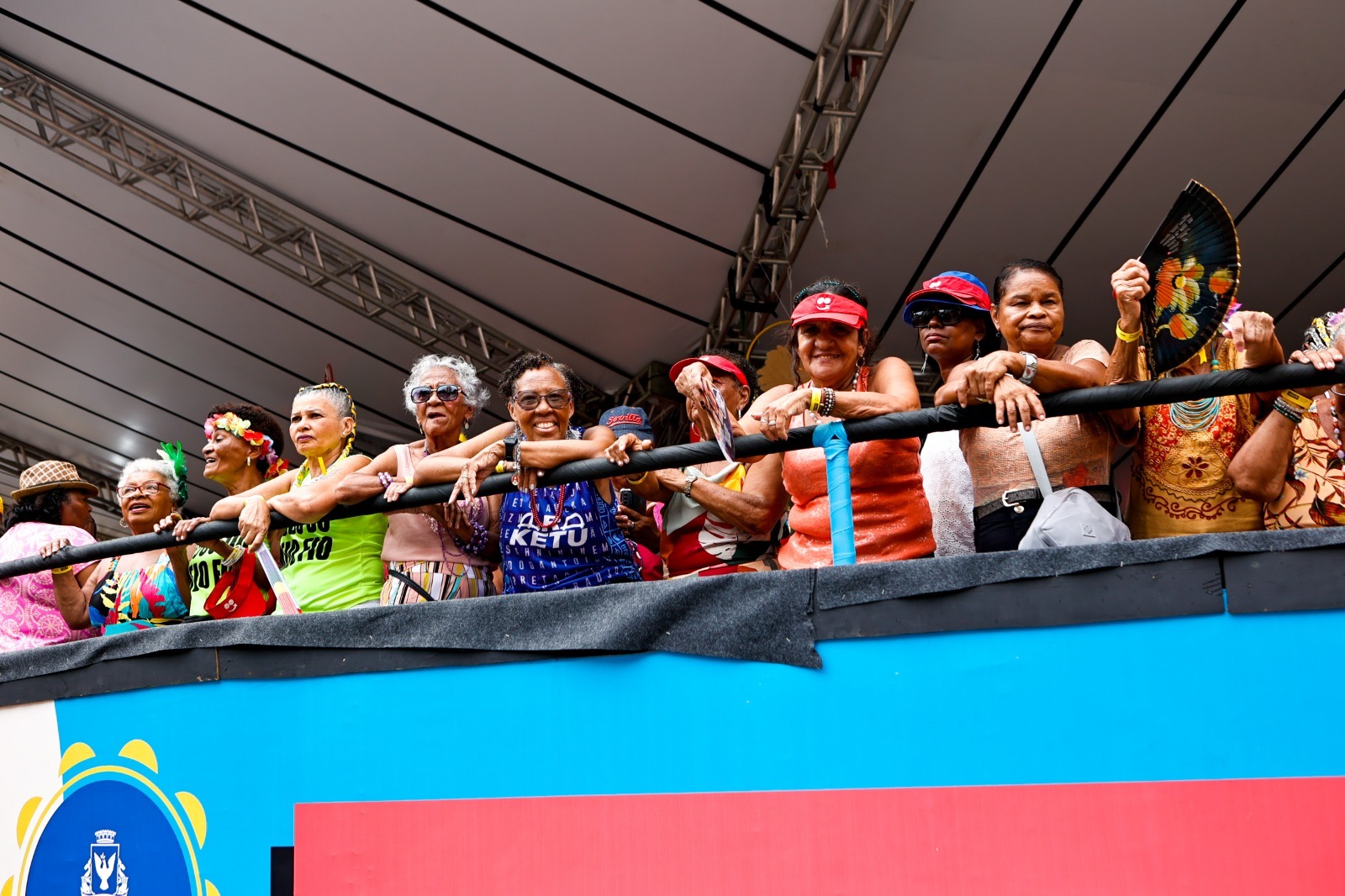 Idosos curtem quinto dia de Carnaval nos Camarotes Acessíveis