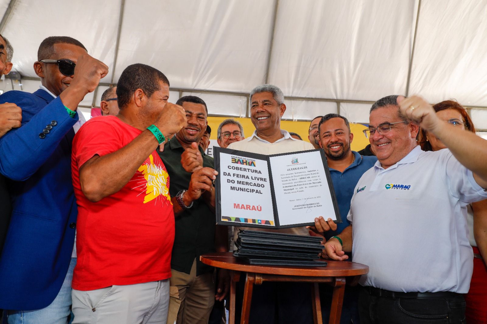 Governador leva mobilidade, apoio ao campo e moradia para o povo de Maraú