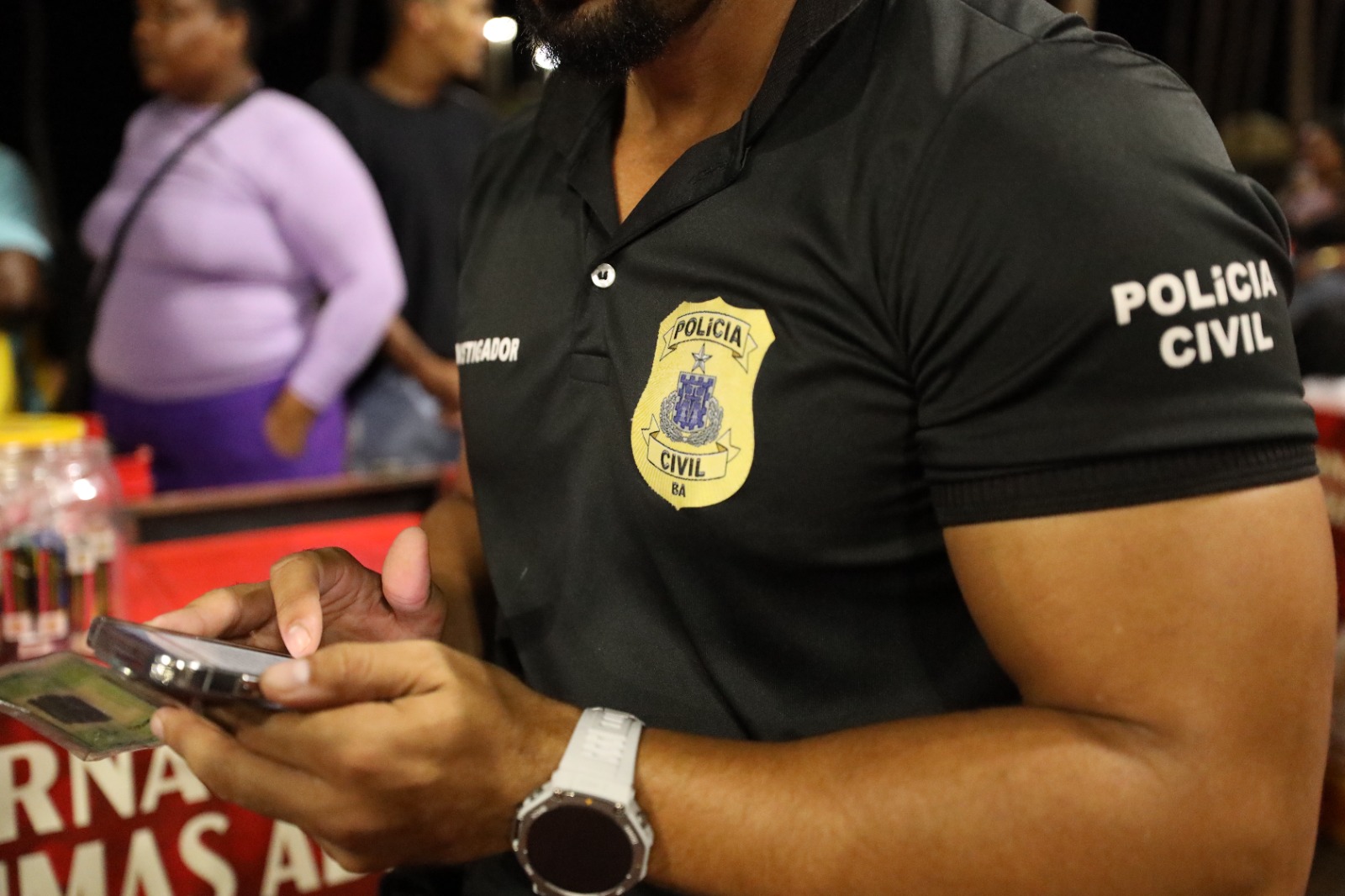 Celular com restrição de furto/roubo é recuperado no circuito Barra-Ondina