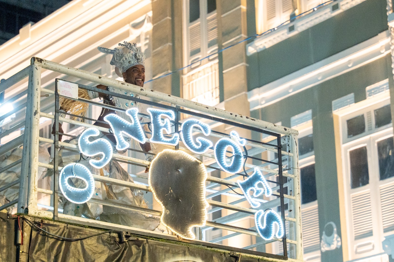 Bloco Os Negões leva força afro ao Pelourinho e encerra Carnaval com mensagem de resistência