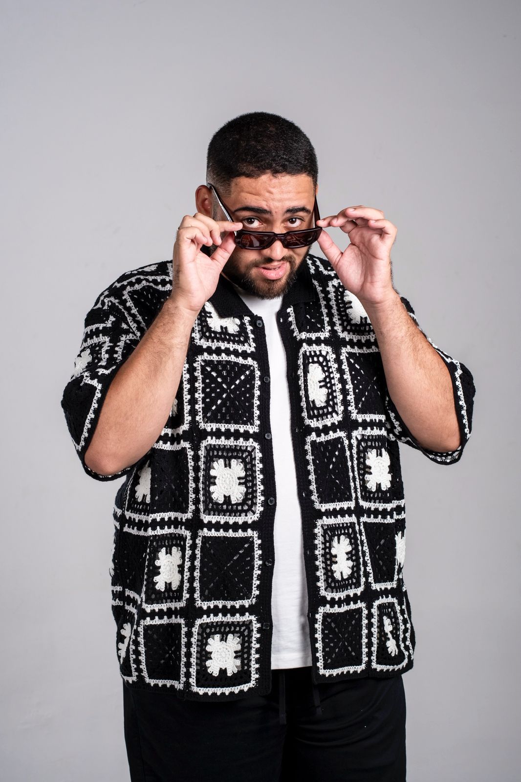 Daniel Ferreira leva humor do verão de Salvador ao palco do Teatro Sesi Rio Vermelho