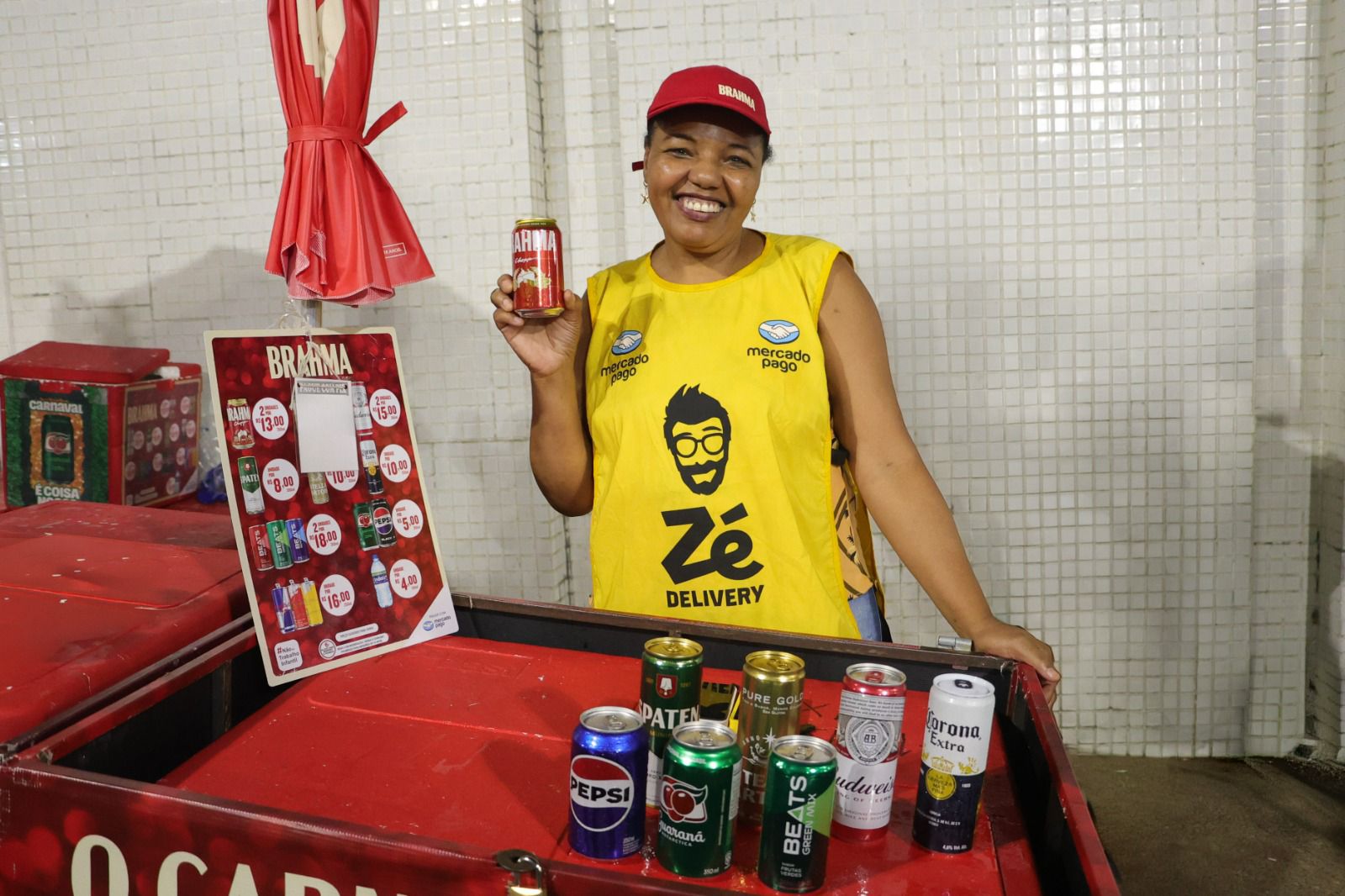 “O melhor lucro em sete anos”: Ambulantes celebram sucesso de vendas e logística no Carnaval de Salvador