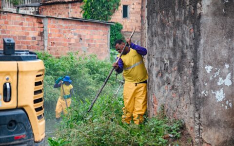 Imagem do post Prefeitura intensifica limpeza de canal em Itinga para evitar alagamentos