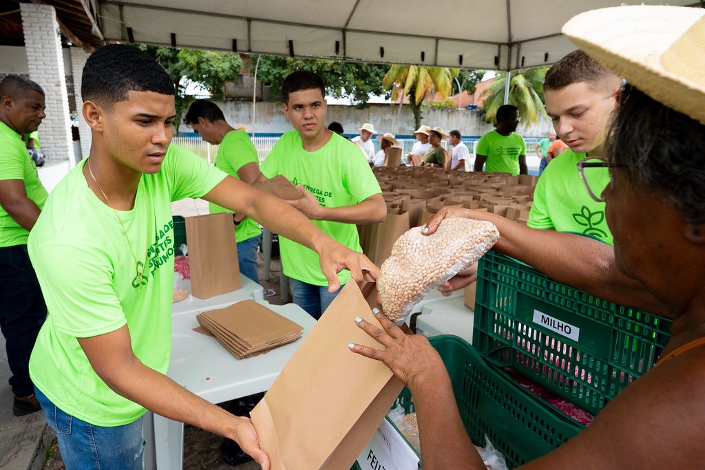 Mais de mil agricultores vão receber sementes e insumos em ação da Prefeitura de Camaçari