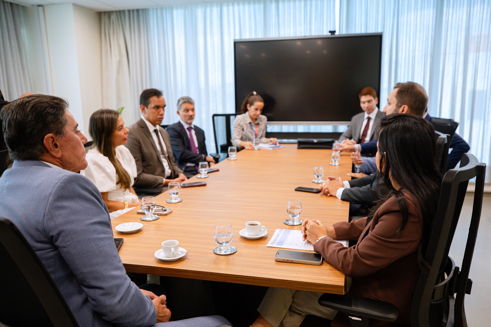 Débora Regis se reúne com presidente do TJ-BA e apresenta demandas estratégicas para Lauro de Freitas
