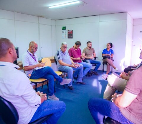 Imagem do post Lauro discute estratégias para remoção de fios em desuso nos espaços públicos