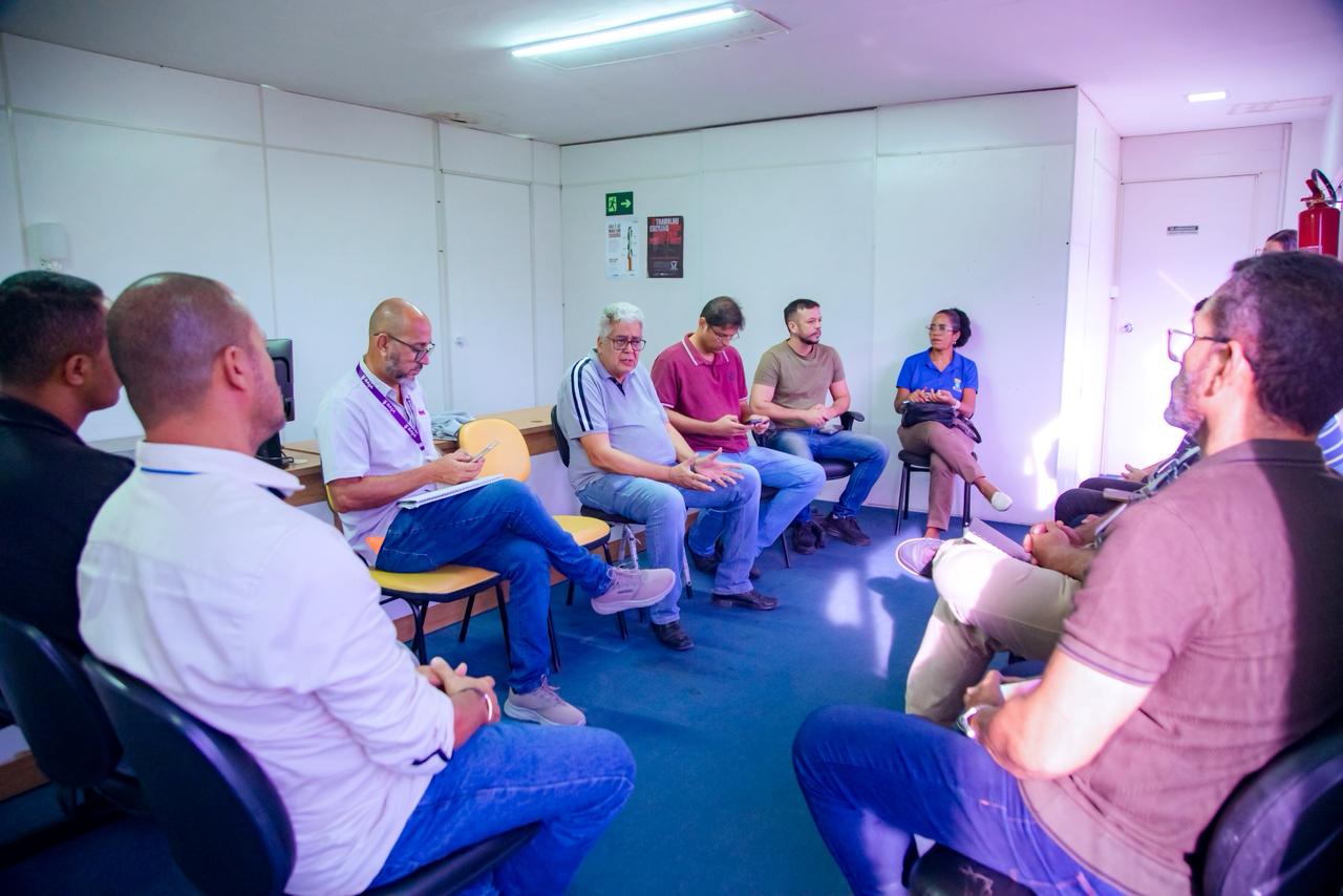 Lauro discute estratégias para remoção de fios em desuso nos espaços públicos