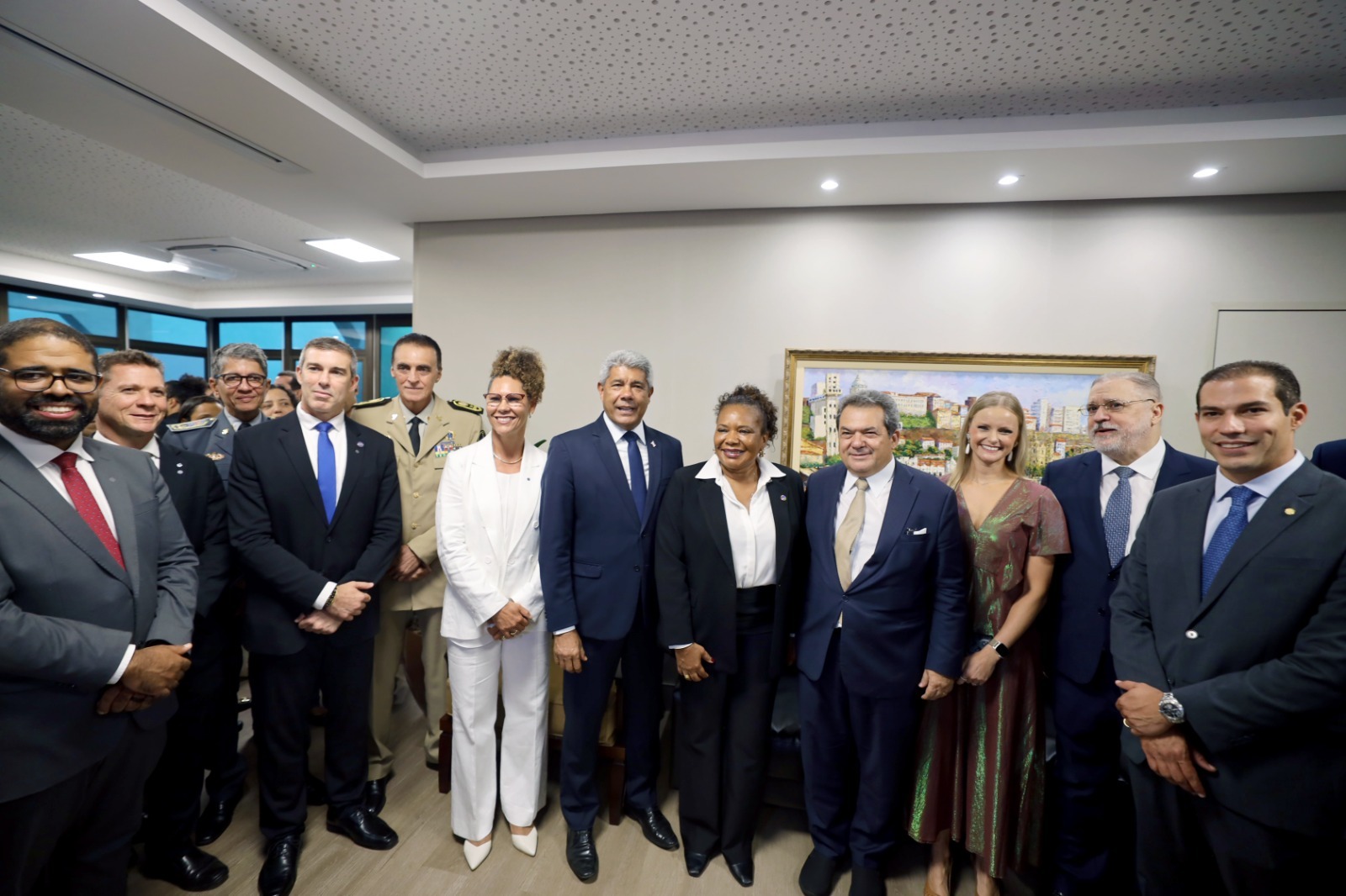 Jerônimo participa da posse de Pedro Maia no MPBA e destaca fortalecimento institucional